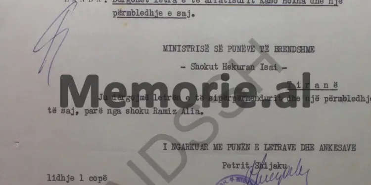“Këta horra të degjeneruar e brekë palarë që drejtojnë ekonominë, janë qehajait e rinj, që tallen me djersën e fukarasë dhe vënë re b.thët e grave…”/ Letra e çamit nga Saranda për Ramiz Alinë,  në ’85-ën