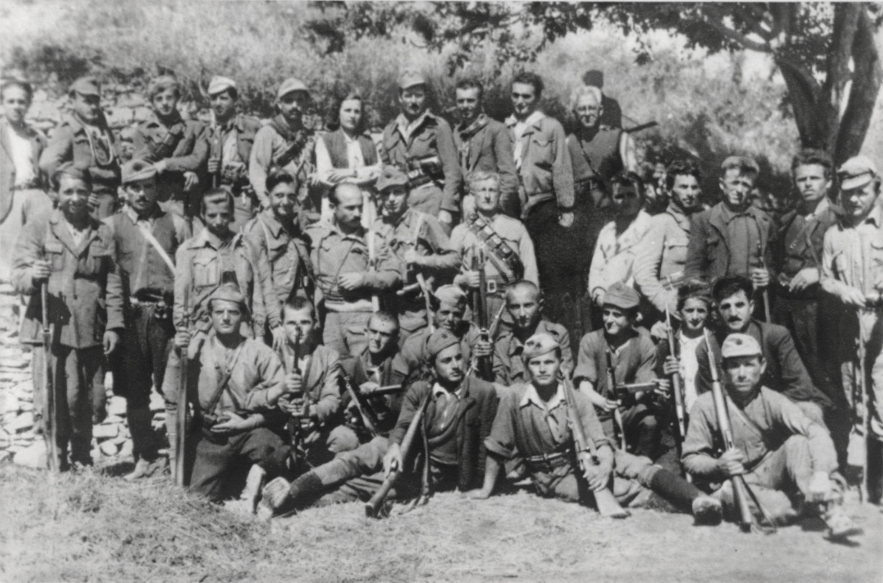 “Partizanët kishin urdhër të digjnin shtëpitë e kundërshtarëve, të atyre që kishin prona, por që kishin studiuar dhe nëpër Europë e kishin dhoma me libra…”/ Refleksione të ish-të dënuarit politik