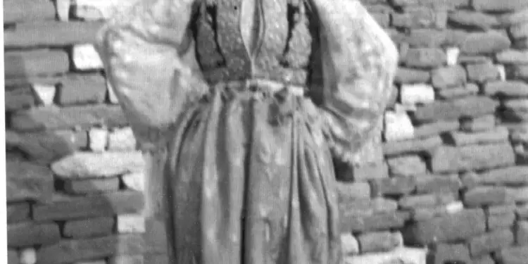 “Në ndryshim nga njerëzit me drejtpeshim të shëndetit mendor, që nuk e asgjësojnë objektin e dashurisë, Enver Hoxha i likuidoi të gjitha femrat…”/ Refleksionet e studiuesit dhe shkrimtarit të njohur
