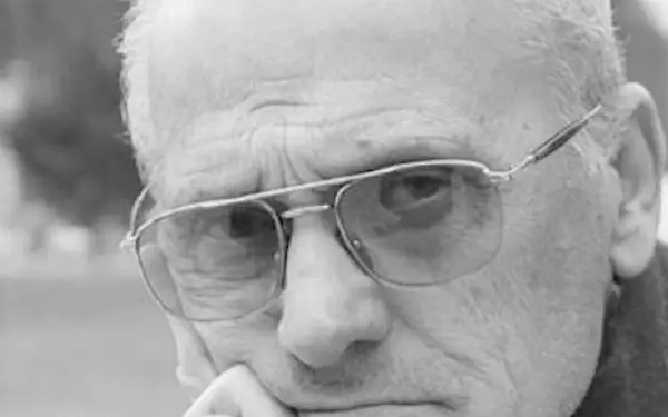 “Të përktheje letërsinë e realizmit socialist, ishte aty-aty me vuajtjet në burgun e Burrelit, por më pëlqen Kadareja, poezitë e Arapit dhe…”/ Dëshmitë e poetit e përkthyesit, që bëri 19 vite burg