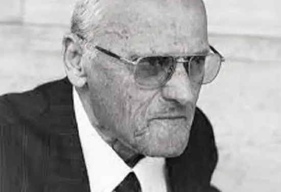 “Të përktheje letërsinë e realizmit socialist, ishte aty-aty me vuajtjet në burgun e Burrelit, por më pëlqen Kadareja, poezitë e Arapit dhe…”/ Dëshmitë e poetit e përkthyesit, që bëri 19 vite burg