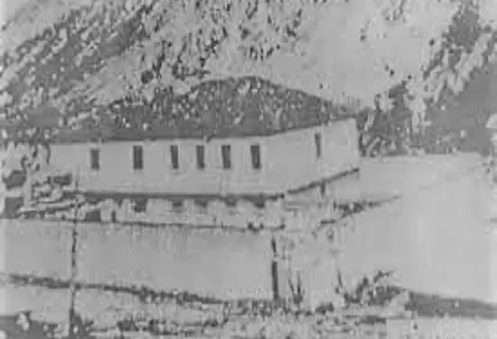 “Nga ushqimi, fjetja, takimet me familjen dhe masat ndëshkimore, te shpërndarja e të dënuarëve në burgjet e kampet e fshehta për…”/ Historia e panjohur e të burgosurve politik e ordiner, në vitet 1945-‘90