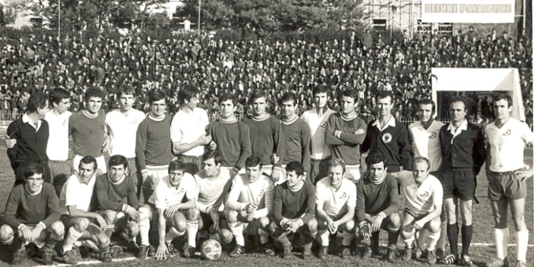 “Na shtroni asfaltin në rrugën Muzinës, t’ju japim futbollistin e kombëtares…”/ Historia e padëgjuar e “Bekenbauerit” shqiptar, që e kërkonin “Partizani” e “Dinamo” dhe shteti e përdori si “klering”…!