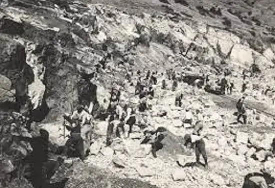 “Nga Këneta e Maliqit, kanali ujitës Peqin-Kavajë, aeroporti i Rinasit, te hekurudha Peqin-Elbasan, Sanatoriumi  dhe…”/ Historia e panjohur e veprave që ndërtuan të burgosurit nga ’45-a, deri në ‘90-ën