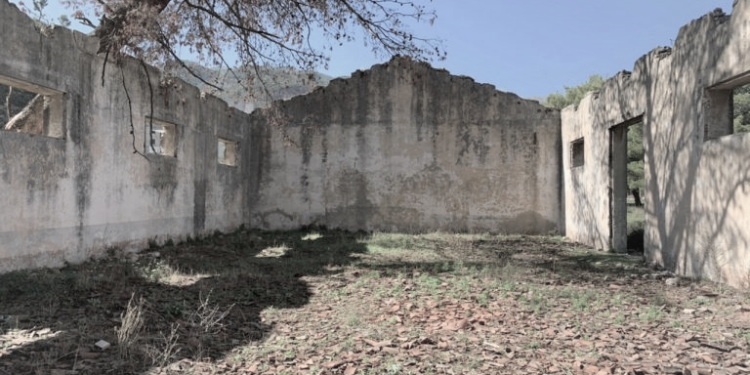 “Gjyshi, që ishte kryetar i Degës së Brendshme, vinte i mërzitur, se i kërkonin që të torturonte të arrestuarit dhe ai…”/ Dëshmia e rrallë e punonjëses së Bashkisë së Tepelenës