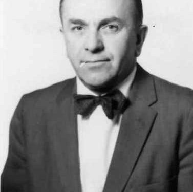 “Një krijim interesant, antipod i ‘Epopeja e Ballit Kombëtar’ të Musarajt, mund të konsiderohet poema ‘Përqafimi i dy kundërshtarëve’ e Hekuran Zhitit…”/ Studimi i panjohur i Prof. Agim Vinca