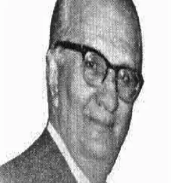 “Një krijim interesant, antipod i ‘Epopeja e Ballit Kombëtar’ të Musarajt, mund të konsiderohet poema ‘Përqafimi i dy kundërshtarëve’ e Hekuran Zhitit…”/ Studimi i panjohur i Prof. Agim Vinca