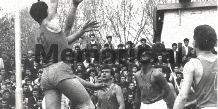 “Nga stili lojës që mahniti kinezët, te rekordi absolut  i shënimit të 120 pikëve në një ndeshje dhe dashuria e bujshme me vajzën e Presidentit të Shqipërisë…”/ Historia e panjohur e legjendës së basketbollit shqiptar