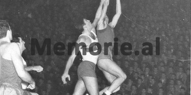 “Nga stili lojës që mahniti kinezët, te rekordi absolut  i shënimit të 120 pikëve në një ndeshje dhe dashuria e bujshme me vajzën e Presidentit të Shqipërisë…”/ Historia e panjohur e legjendës së basketbollit shqiptar