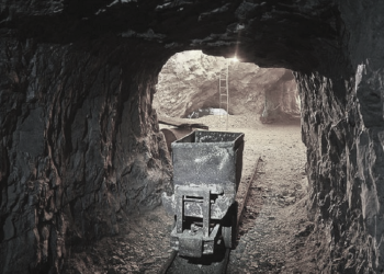 “It was a time when, to be accepted as a mine worker, you had to find a strong friend…!”/ The adventures of the poet who was sentenced for the lyrics of the songs of the 11th festival, on Albanian Radio-Television  