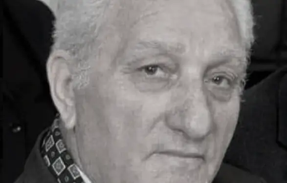 “Ishte koha kur, për t’u pranuar si punëtor në minierë, duhej të gjeje një mik të fortë…”/ ! Peripecitë e poetit që u dënua për tekstet e këngëve të festivalit të 11-të, në Radio-Televizionin Shqiptar