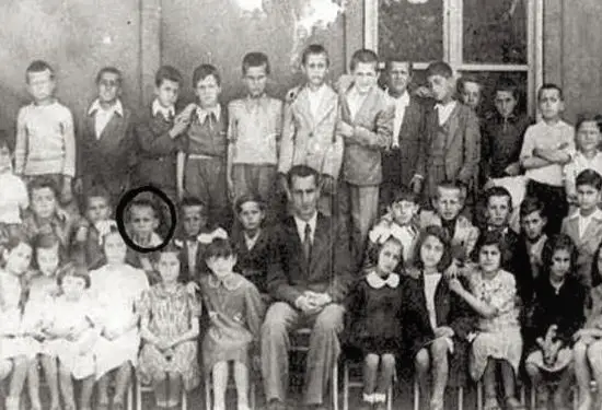 “Sykuqi’ më futi në zyrën e errët, e më tha se, nëse s’do pranoja të survejoja e tregoja se çfarë bënin shokët e mi, do më…”/ Kujtimet e ish-ushtarakut disident, që u pushkatua në ’63-in