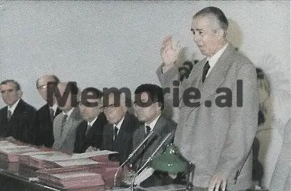 “Kadri, mos na thuaj avash, s’ka avash këtu, po na trego; a ka pasur punë armiqësore në Ministrinë e Brendshme, nëse po, pse s’i ke…”?! / Mbledhja e panjohur e Byrosë, 8 tetor ‘82