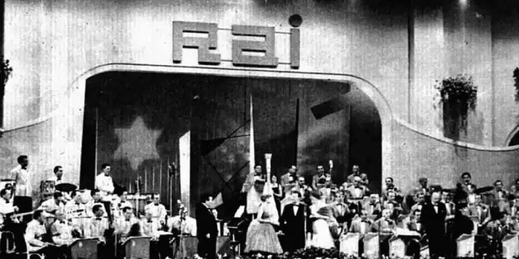 “Televizioni i huaj ishte një ‘mollë e ndalueme’ dhe me anë të kanoçeve të famshme, ne ndiqnim italianin, grekun e jugosllavin, kurse filmat erotikë…”/ Dëshmitë e rralla të publicistit të njohur nga Franca