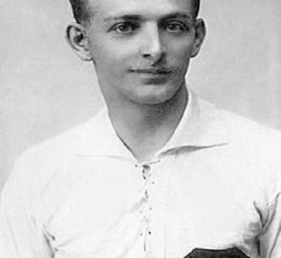 “Një mik i tij i shqetësuar shkoi dhe hyri me forcë në banesën e Sindit e pa atë të shtrirë në dyshme përkrah të dashurës…”/ Misteri i vdekjes të yllit të futbollit austriak, që sfidoi Hitlerin