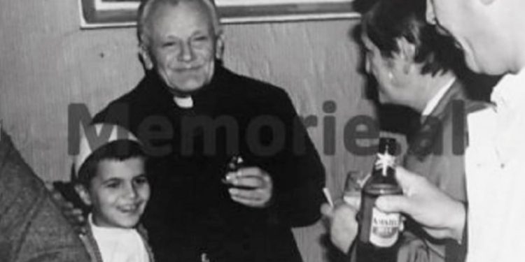 “Kur katili më goditi me shkelma në protezën prej druri, iu drejtova: kjo këmbë nuk ndjen dhimbje, se…”/ Dëshmia e trishtë e organizatorit të demonstratës së 13 janarit ’90-të, në Shkodër