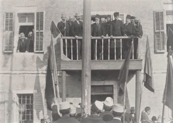 “E vërteta e fotos së shpalljes së Pavarësisë, që nuk është e 28 nëntorit 1912 dhe historia e shtëpisë ku Ismail Qemali me…”/ Dëshmitë e panjohura e publicistit nga Vlora