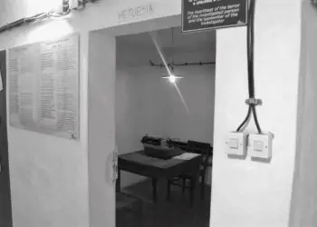 “Ndërsa, nëndrejtori i Sigurimit, Kadri Ismailati, më bënte presion, hyri brenda hetuesi, Nasho Gjinopulli, i cili dëgjonte ato që i thoshte ‘miu birucës’, Gjergji…”/ Kujtimet e ish-të dënuarit nga Gjermania