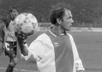 “Sule, I have an offer for you from “Dinamo” of Bucharest, where coach Luçescu has requested from Albania to bring only Demollari…”! The unknown story of the two “Dinamo” legends…!