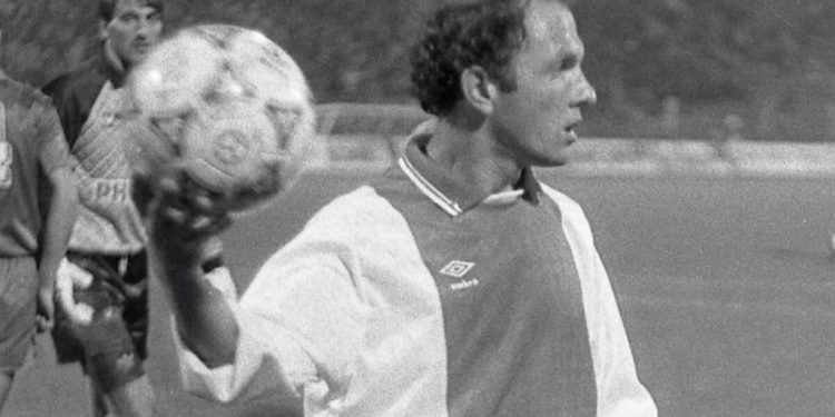 “Sule, kam një ofertë për ju nga ‘Dinamo’ e Bukureshtit, ku trajneri Luçesku, ka kërkuar që nga Shqipëria, të sillni vetëm Demollarin…”! Historia e panjohur e legjendës së dy “Dinamove”…!