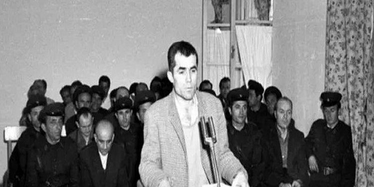 “Pasi kryetari lexoi dënimet me vdekje, Vangjeli, m’i nguli sytë, sikur nëpërmjet atij shikimi, nxitonte të më linte amanetin, për…”/ Dëshmia rrëqethëse e shkrimtarit dhe publicistit të njohur