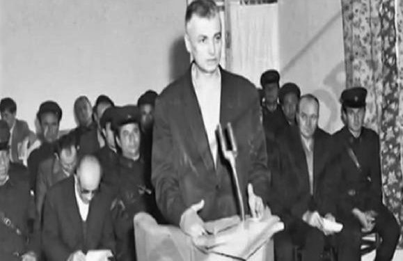 “Pasi kryetari lexoi dënimet me vdekje, Vangjeli, m’i nguli sytë, sikur nëpërmjet atij shikimi, nxitonte të më linte amanetin, për…”/ Dëshmia rrëqethëse e shkrimtarit dhe publicistit të njohur