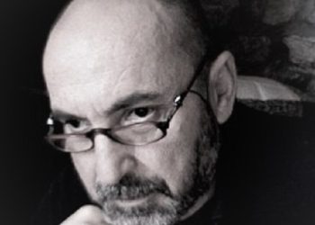 “Te fotot që më tregoi zv/drejtori i Sigurimit, i cili bërtiste gjithë histeri; ‘këtu e ke vëndin’, njoha fytyrën e buhavitur dhe me gjak të Vangjelit…”/ Dëshmia rrëqethëse e publicisti të njohur