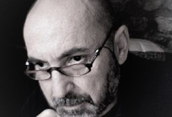 “Te fotot që më tregoi zv/drejtori i Sigurimit, i cili bërtiste gjithë histeri; ‘këtu e ke vëndin’, njoha fytyrën e buhavitur dhe me gjak të Vangjelit…”/ Dëshmia rrëqethëse e publicisti të njohur