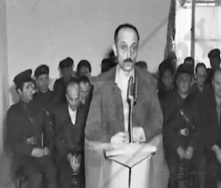 “Pasi kryetari lexoi dënimet me vdekje, Vangjeli, m’i nguli sytë, sikur nëpërmjet atij shikimi, nxitonte të më linte amanetin, për…”/ Dëshmia rrëqethëse e shkrimtarit dhe publicistit të njohur