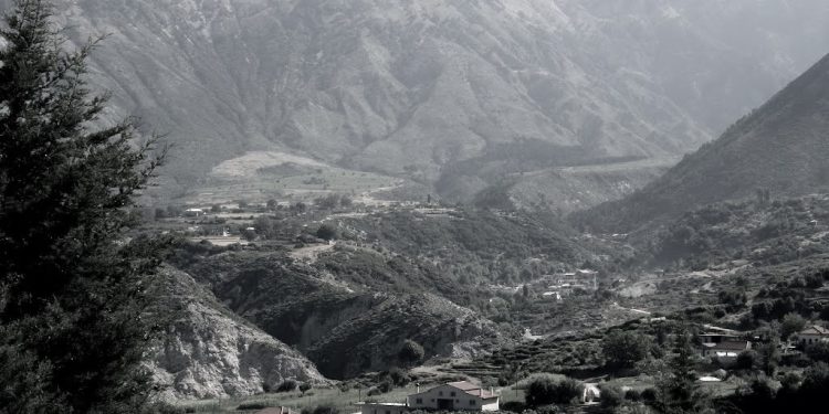 “Kur u arratis babai, nënën e internuan në Plug dhe pas 12 vitesh kur shkuam ta takonim, pyeta një grua që ishte në arë, pa e ditur se ajo…”/ Dëshmia e trishtë e djalit nga Dukati