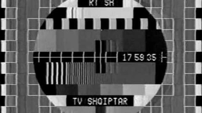 “Në vitet ’70-të, fillova të prodhoj në seri ‘Kanoçet’, ku ‘ishullarët’ filluan të shikonin lajme, filma, spektakle, etj., por ato, i kërkonin edhe komisarët, spiunët e..,”/ Dëshmia e rrallë e publicistit të njohur