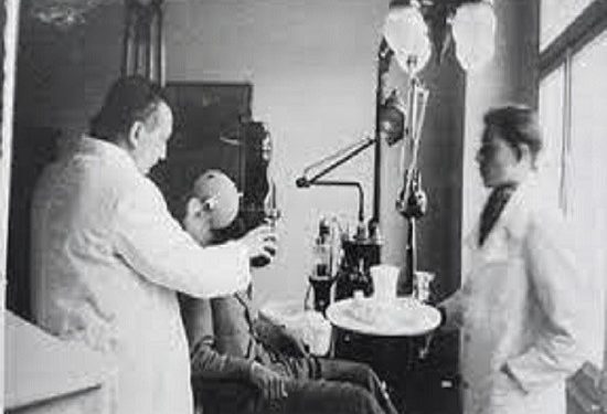 “Hafiz Dr. Hasan Kaduku, stomatologu i parë shqiptar, që u shërbeu si të varfërve, ashtu dhe princërve e diplomatëve…”/ Historia e shkodranit të famshëm, që Fishta, i kushtoi një poezi