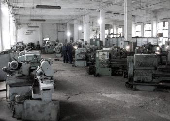 “Si e kopjuam dhe prodhuam në seri në Kombinatin e Poliçanit, armën model ‘P-84’, që i’u kap Xhevdet Mustafës, të cilat shteti i shiste…”/ Dëshmia e rrallë e mjeshtrit të uzinës