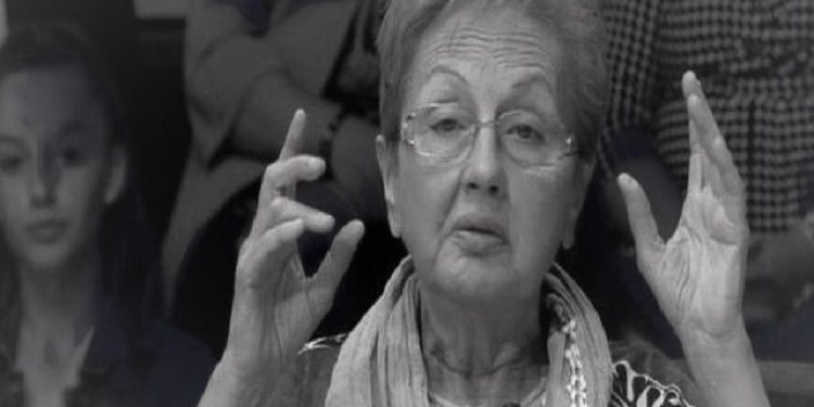 “Disa bashkëvuajtës më thonë se nëna është shumë sëmurë, si është gjendja e saj, sepse mora vesh që sa dëgjoi vendimin e dënimit tim, ajo…”/ Letra e rrallë nga burgu e ish-ministrit
