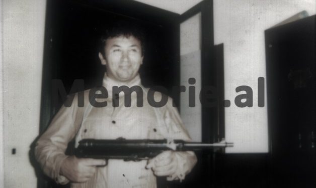 “Si e kopjuam dhe prodhuam në seri në Kombinatin e Poliçanit, armën model ‘P-84’, që i’u kap Xhevdet Mustafës, të cilat shteti i shiste…”/ Dëshmia e rrallë e mjeshtrit të uzinës