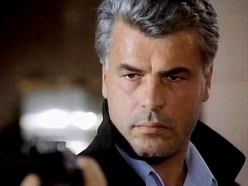 “Nga ‘Dinasty’-a, ‘Izaura’, dhe ‘Oktapodi’, te ‘Tango e fundit’ me Marlon Brando e Maria Shnaider, filmat erotike që çmëndën shqiptarët në vitet ’70 – ’80-të, aq sa…”/ Historia e ‘kanoçeve’ të ndaluara