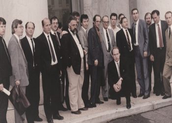 “Disa polic në kampin e Bedenit, i vunë një të burgosuri në kurriz, një karrocë plot me dhé, e kur u rrëzue, i ranë me shqelma. Ai ishte profesori…”/ Dëshmia rrëqethëse e intelektualit të njohur nga SHBA-ës