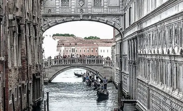 “Te vendi i fshehtë, që lidh godinën e Radios me Televizionin Shqiptar, u dashuruan shumë çifte, regjisorë e gazetarë të njohur, si …”/ Dëshmia e rrallë e ish-redaktores së RTSH-së