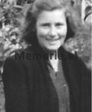 “Pas arratisjes së vëllait, Sazanit, nëna Vasfia, u torturua nga Sigurimi, duke e varur me kokë poshtë në një pemë dhe me një kovë plot me m…”/ Historia tragjike e familjes Dema