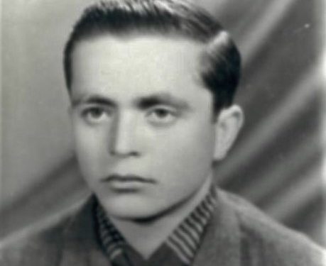 “Aty te shtëpia përdhese në mes të një pemëtoreje të Fermës ‘Gjergj Dimitrov’, ne fiknim dritat, ndiznim qirinj, pinim verë dhe…”/ Kujtimet e ish-gazetarit nga Çamëria që u burgos në ’71-in