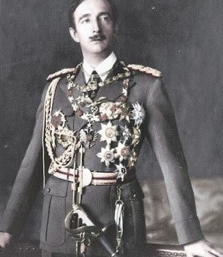 “Dhjetë vite më parë, kur eshtrat e Mbretit Zogu I-rë u kthyen në atdhe dhe ceremonia madhështore…”/ Ish-deputeti dhe kreu i Legalitetit, kujton Mbretin e Shqiptarëve