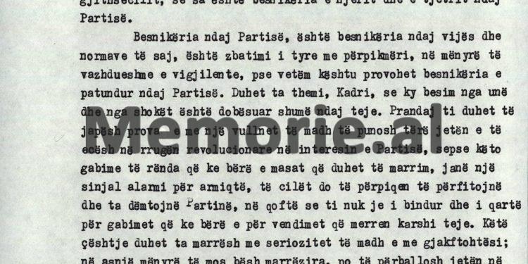 “Teme Sejko ka deponuar për Panajot Plakun, që ky erdhi ilegalisht nga Konispoli, deri në Pashaliman, në një shtëpi ku ishte oficeri sovjetik, me…”/ Debatet e Enveri në Byro, tetor ‘82