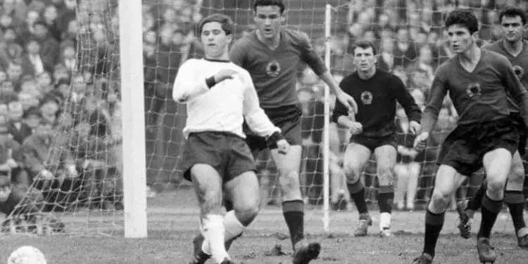 “Në ’71-in, kur Gjermania Perendimore na mundi 1 – 0 në Tiranë, Gerd Myler që shënoi golin, u dashura me kamarieren e “Dajtit”, që quhej…”/ Historia e panjohur e bomberit gjerman në Tiranë