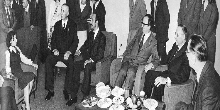 “Shokët gjermanë, na e paraqesin Bashkimi Sovjetik, si një vend ku ekziston ‘komunizmi’, ndërsa udhëheqja atje, është antikomuniste dhe…”/ Diskutimi i Enverit në Byro, maj ‘82