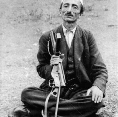 “Myslym Peza ju lut Enverit t’ia falte jetën Dyle Allamanit dhe ai pranoi fillimisht, por ishte ndërhyrja e Haxhi Lleshit, që …”/ Historia tragjike e fisit të famshëm nga Mati