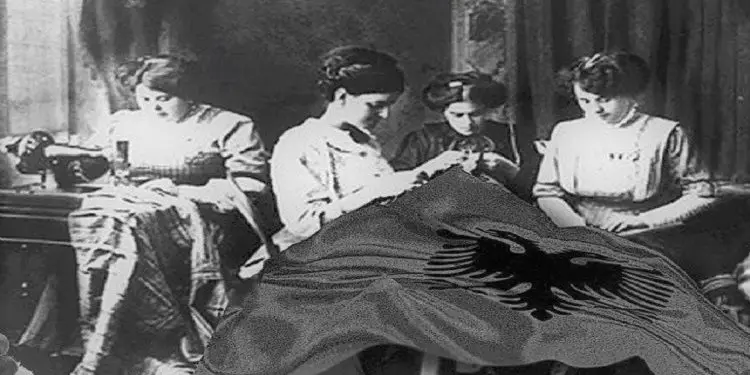 “Në dokumentin e aktit të Pavarsisë që u gjet në sëndukun e firmëtarit të saj, Aristidh Ruci, në 1950-ën, thuhet…”/ Historia e panjohur e patriotit që njihej, si “Mëndja e Vlorës”!