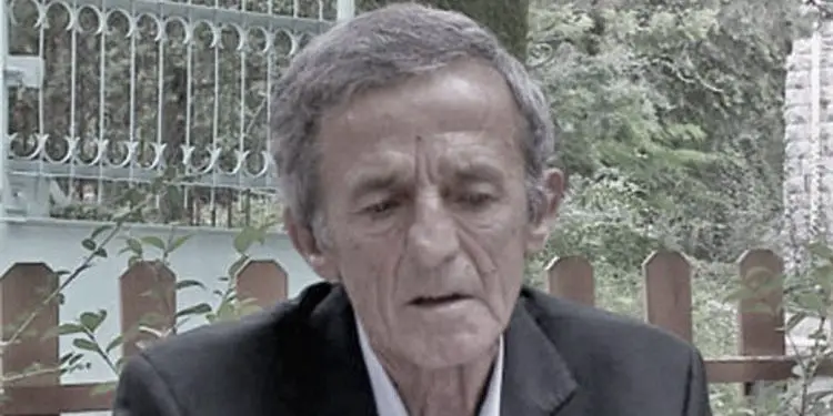 “Kampi i Tepelenës u ‘inaugurua’ me vdekjen e prindërve të mi, eshtrat e të cilëve, i morëm natën pas ca kohësh dhe i mbajtëm në shtëpi…”/ Dëshmia tragjike e nipit të Abaz Kupit