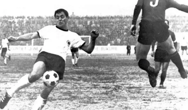 “17 dhjetor ’67, kur Shqipëria ‘nën udhëheqjen e Partisë’, eliminoi dhe la jashtë evropianit të 68-ës’, Gjermaninë Perëndimore të Helmut Schön …”/ Të panjohurat e “ndeshjes së shekullit”!