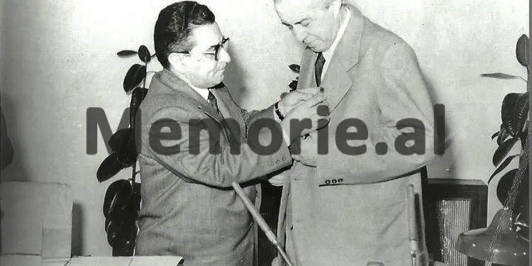 “Pas vetëvrasjes së armikut Mehmet Shehu, menjëherë, unë thirra Kadrinë, Hekuranin dhe Ramizin e vendosëm që…”/ Akuzat e Enverit në mbledhja e Byrosë, 8 tetor ‘82