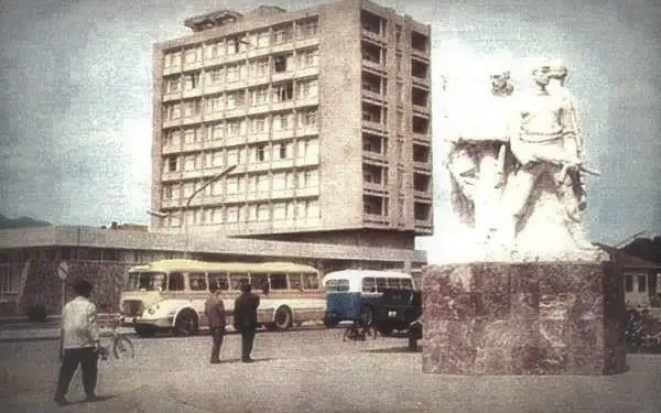 “Teksa prisnim finalen Brazil – Itali, të botërorit të ’70-ës, te familja që kishte sjellë një televizor nga Rusia dhe ku ishin rreth 200 tifozë, papritur…”/ Dëshmia e rrallë e ish-gazetarit sportiv të Shkodrës